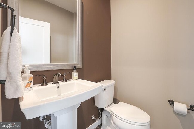 Building Photo - 22170 Penelope Heights Terrace