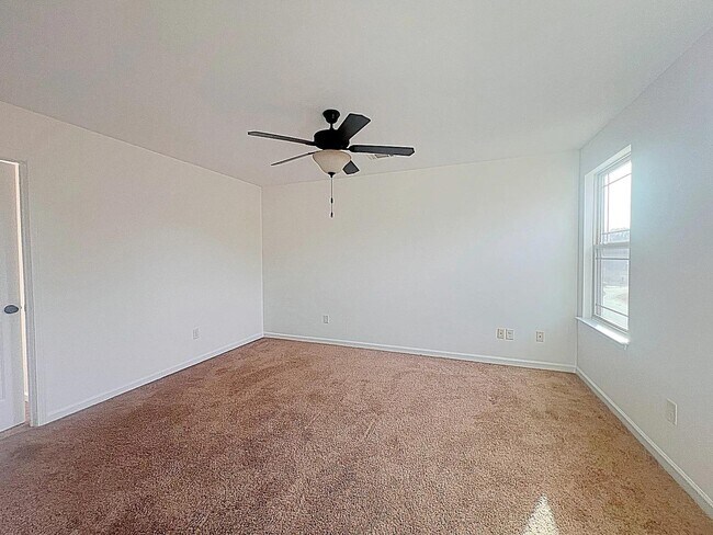 Building Photo - 301 Riverdale Rd