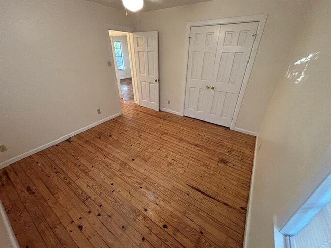 Building Photo - 2815 Crest Ave