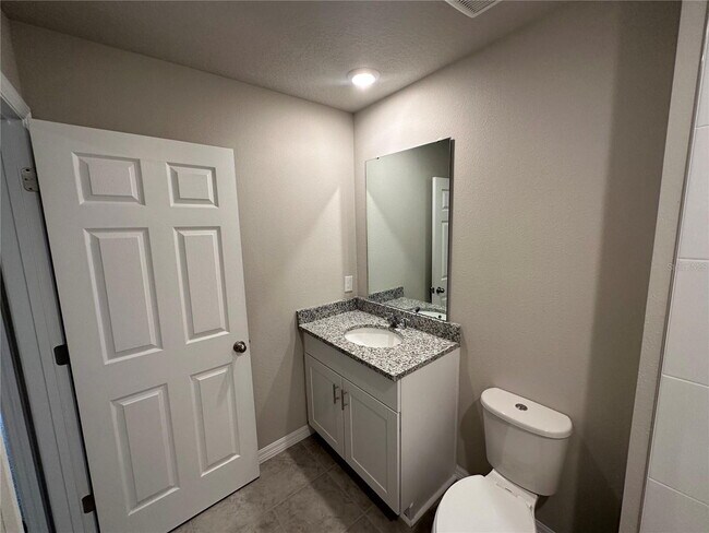 Building Photo - Amazing energy-efficient townhome for rent!