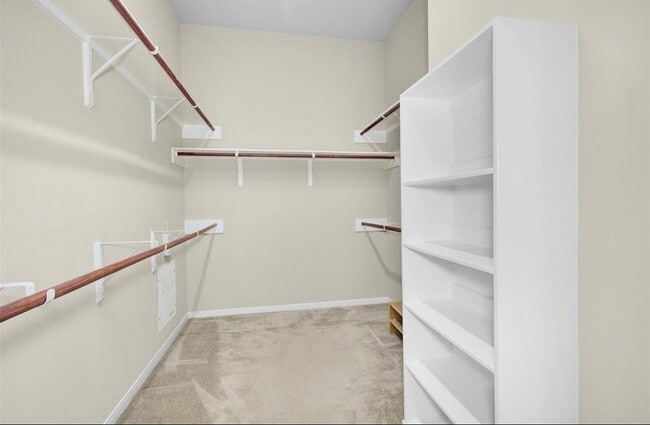 Building Photo - 2513 Golfcrest Dr