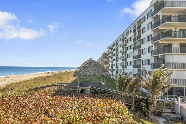 Building Photo - 10152 S Ocean Dr