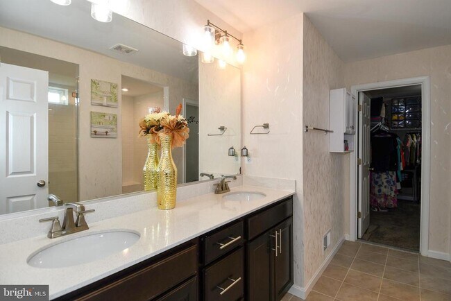 Building Photo - 7706 Colburn Dr