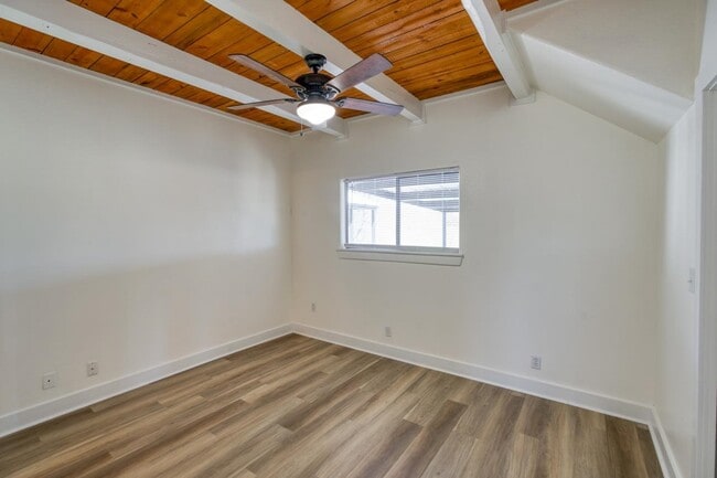 Building Photo - 758 Sandy Mountain Dr