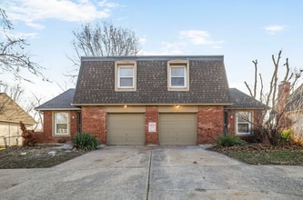 Building Photo - 309 Hawthorne Ct