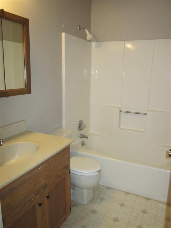 Building Photo - 102 Verna Spur