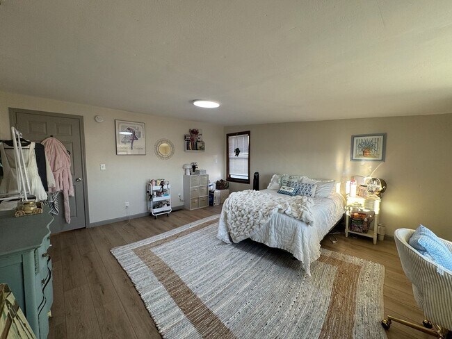 Building Photo - 308 Klotter Ave