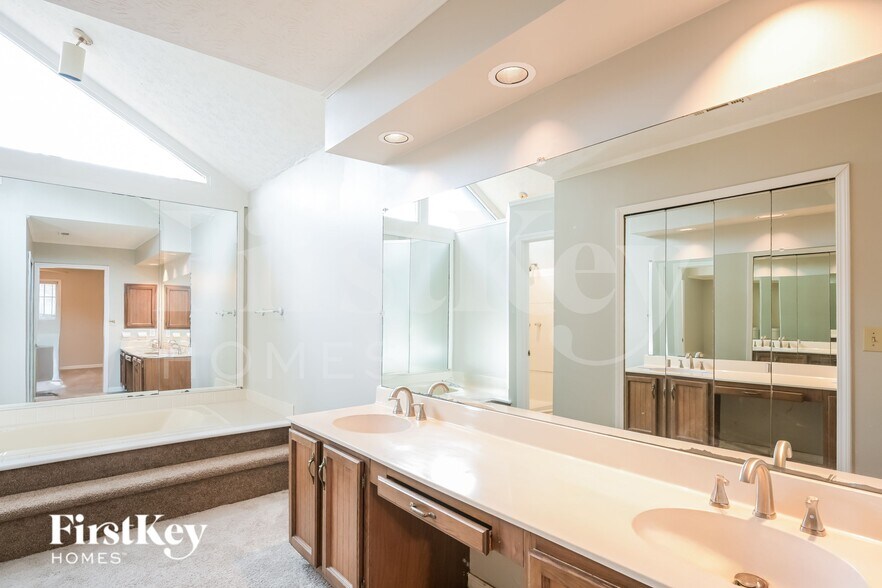 Building Photo - 1433 St Dunstans Rd