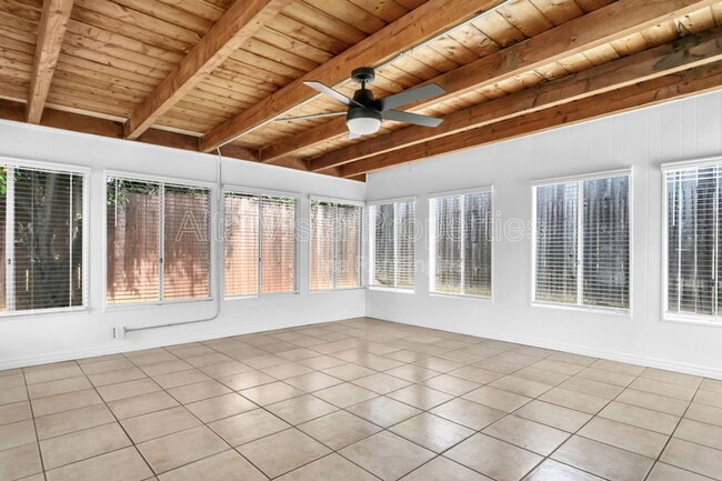 Building Photo - 4722 Mt La Palma Dr