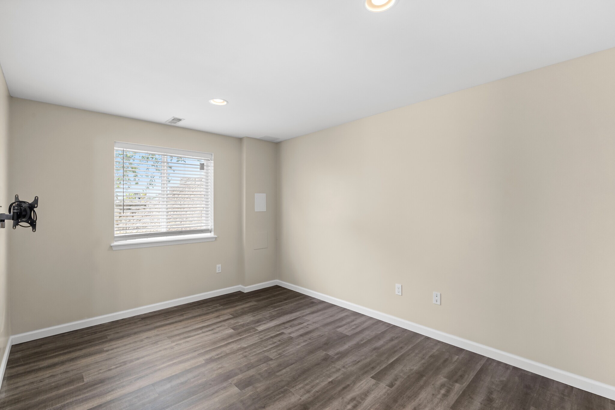 Building Photo - 1304 Mason Grove Dr