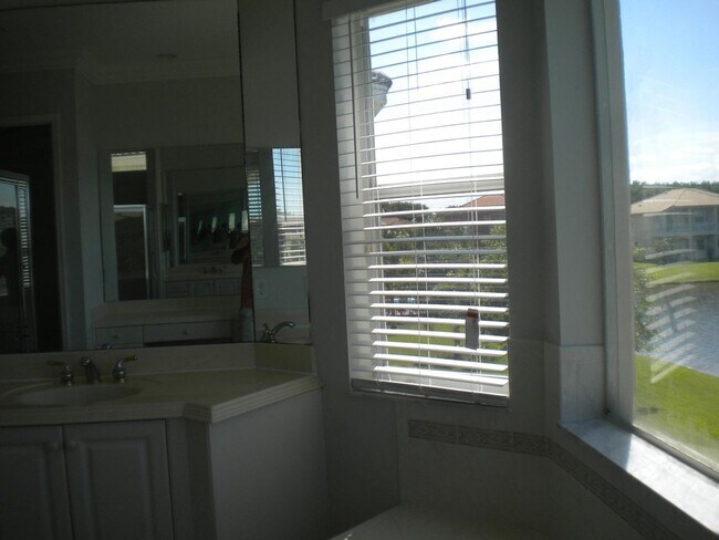 Building Photo - 9615 Shepard Pl