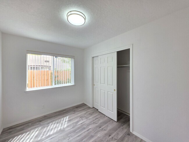 Building Photo - 1504 Escondida Ct
