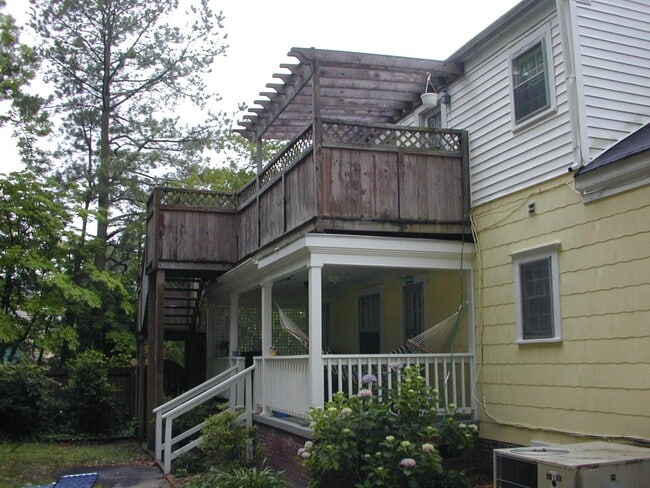 Building Photo - 407 Lewis St