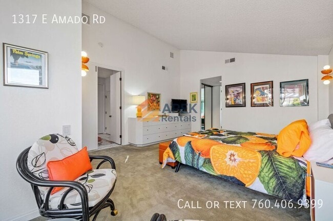 Building Photo - 1317 E Amado Rd