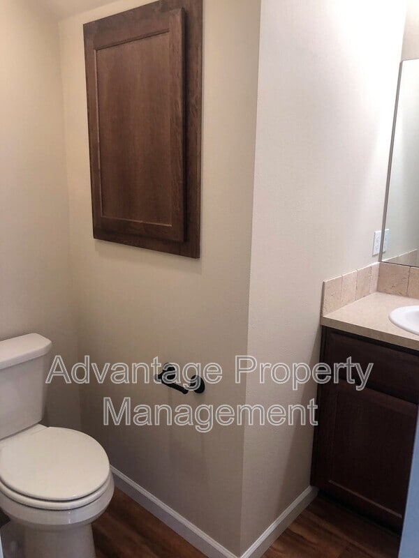 Building Photo - 5836 NE Chandra Ct