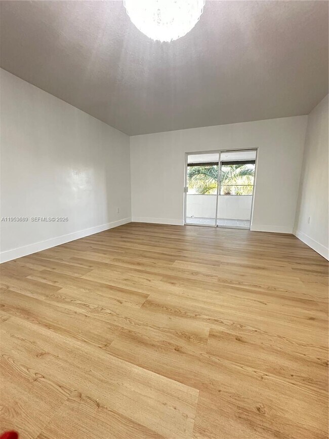 Building Photo - 9175 SW 77th Ave