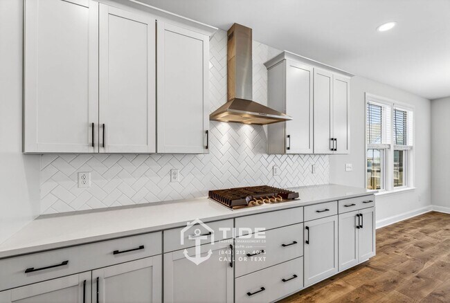 Building Photo - Comfort & Convenience in a Prime Location