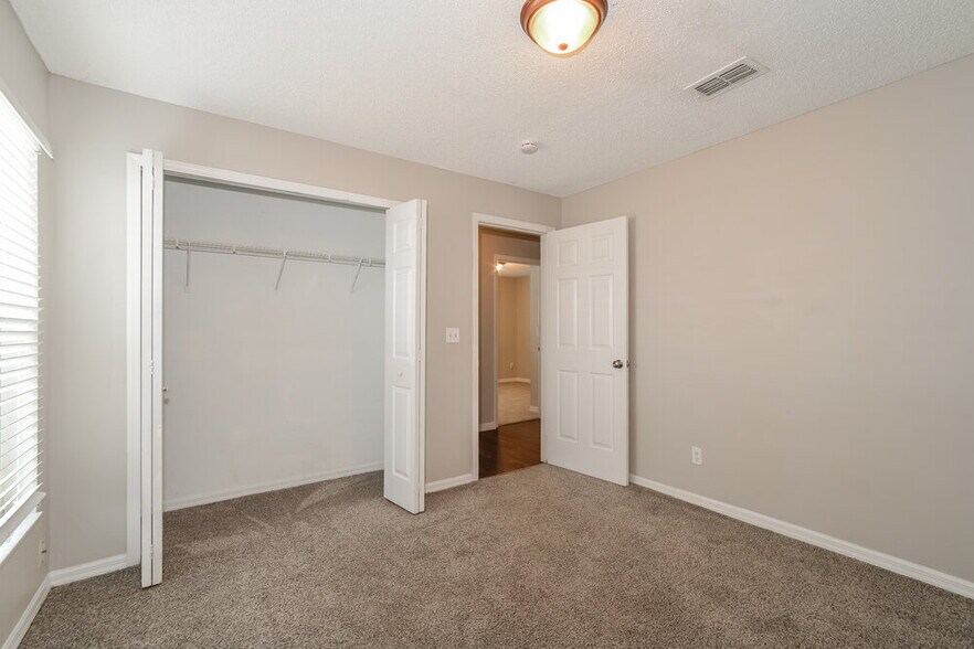 Building Photo - 4307 Boca Woods Dr