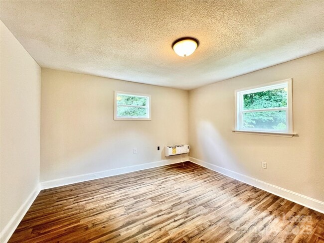 Building Photo - 5200 Statesville Rd
