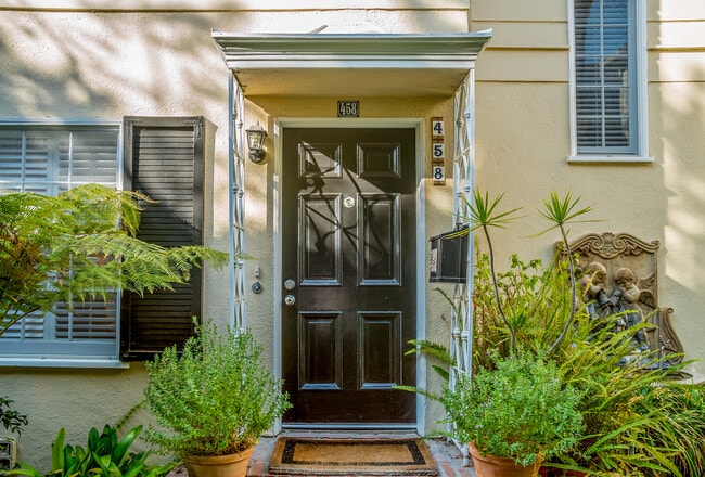 Building Photo - 458 S Bedford Dr