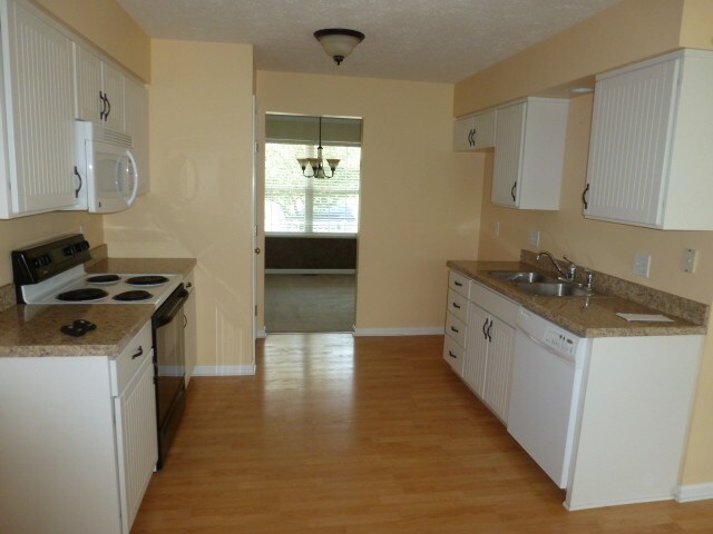 Building Photo - 924 Bamburgh Dr