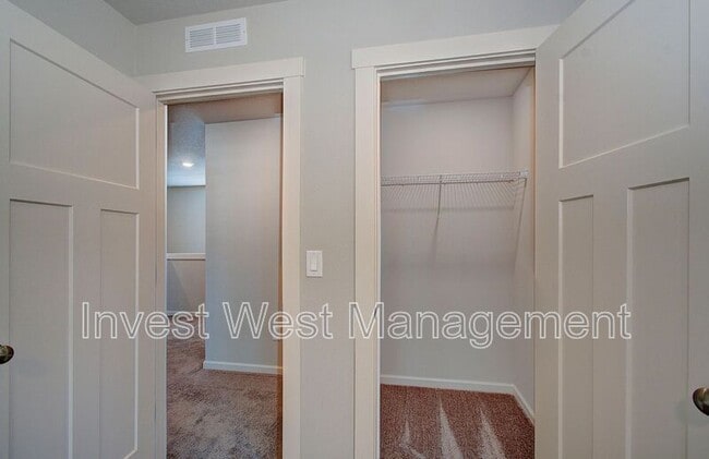 Building Photo - 6834 N 89th Loop