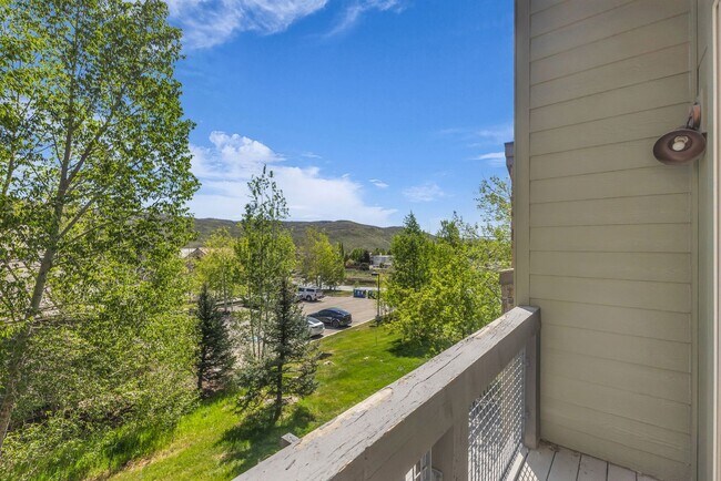 Building Photo - Quarry Village Townhome