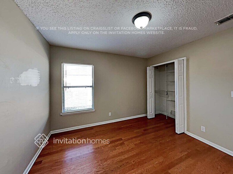 Building Photo - 1727 Blue Ridge Dr