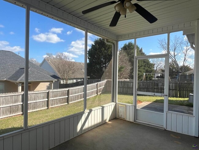 Building Photo - 312 Hearthwood Dr