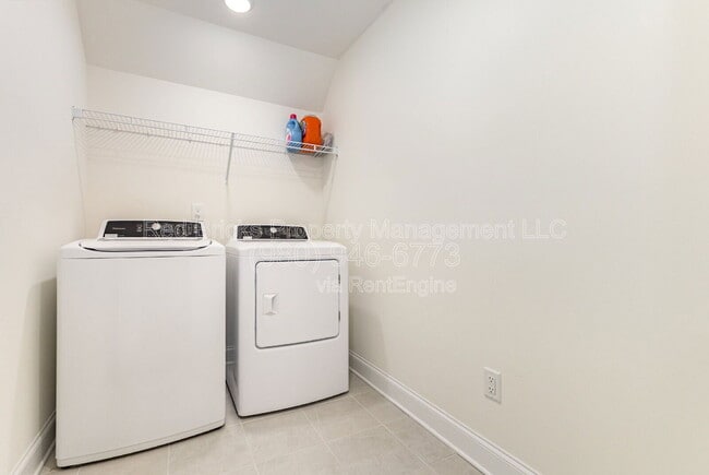 Building Photo - 3971 Fadden St