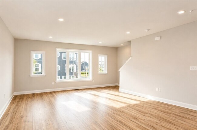 Building Photo - 210 Gress Rd