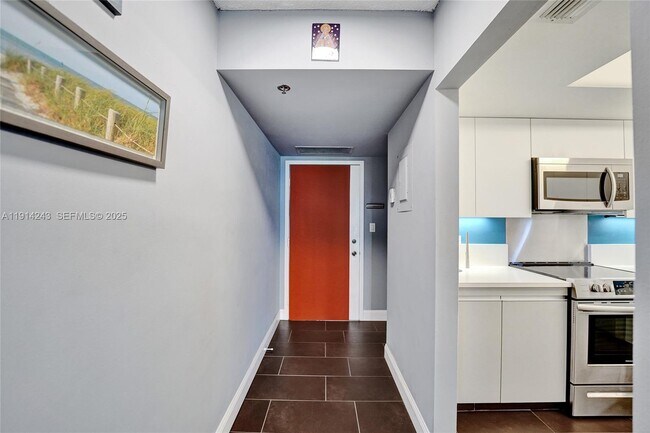 Building Photo - 1201 S Ocean Dr