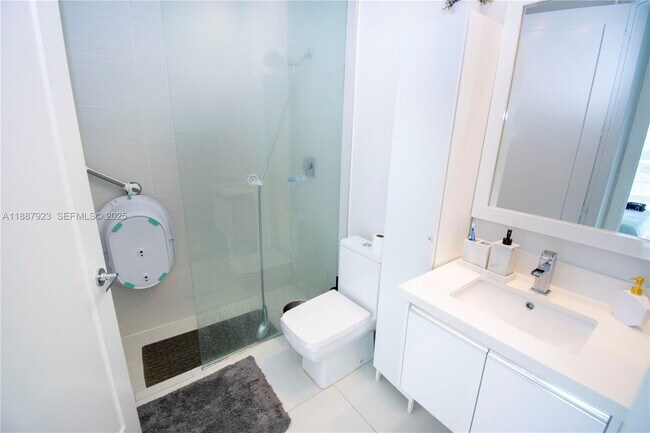 Building Photo - 6320 NW 104th Path