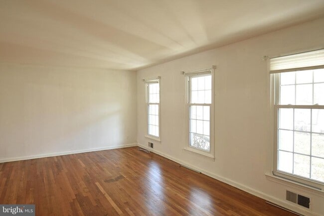 Building Photo - 4036 Trapp Rd