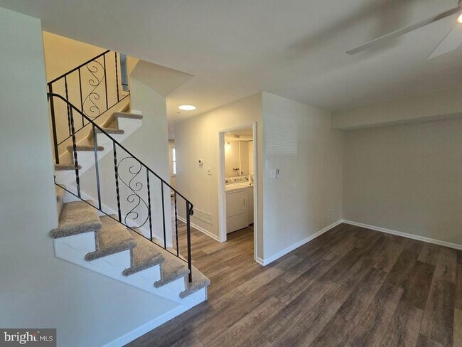 Building Photo - 159 Forsythia Ct