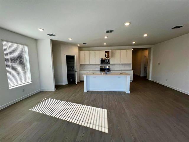 Building Photo - 10009 Warlander Dr