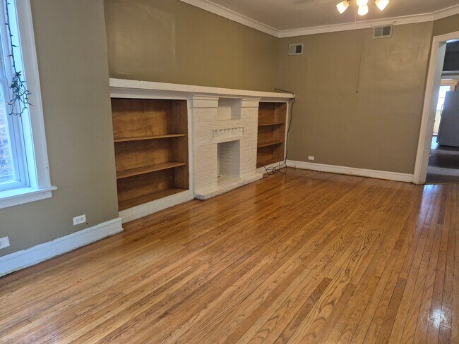 Building Photo - 1148 N Mayfield Ave