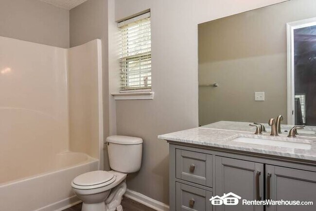 Building Photo - Beautiful Two Story in South Fulton