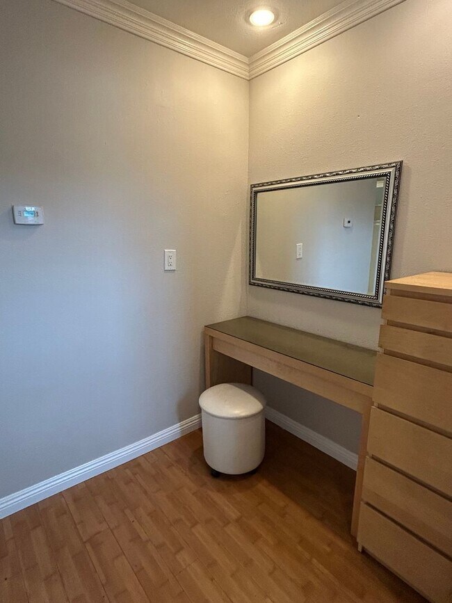 Building Photo - Spacious 4-Bedroom House for Rent in Monterey Park Quiet Neighborhood