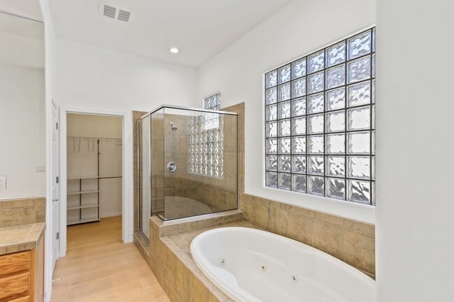 Building Photo - Anthem Country Club Beauty Single Story with Casita