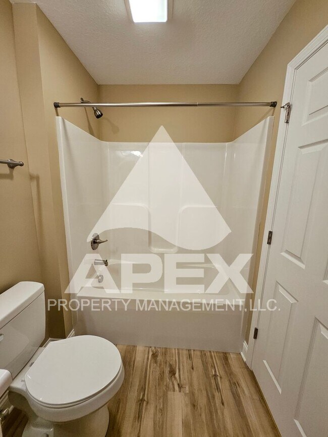 Building Photo - AVALON TOWNHOMES – LIKE NEW - 2 Bd/2.5 Ba ...