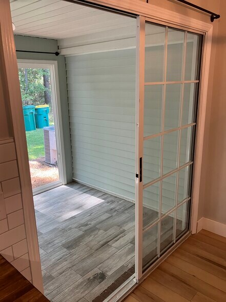 Sun Room - 119 South St