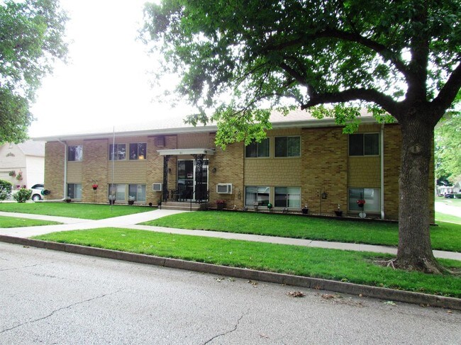 Primary Photo - 811 N 6th St