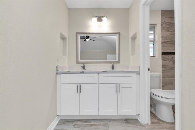 Building Photo - 1422 Hunters Park Dr