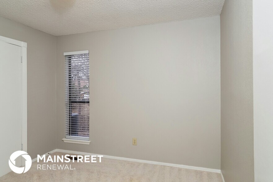 Building Photo - 11332 N Markwell Ave