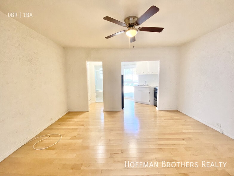 Building Photo - 473 S Roxbury Dr