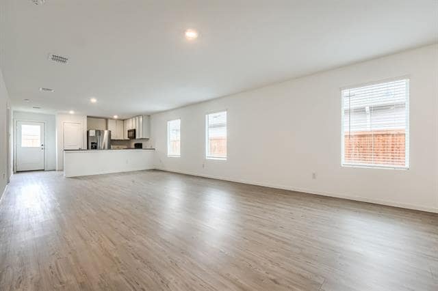 Building Photo - 4040 Equestrian Dr
