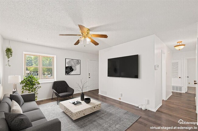 Building Photo - 806 Easy Day Cove