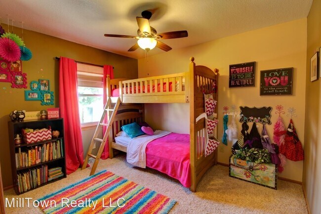 Building Photo - 3 br, 2.5 bath House - 234 Melrose Dr