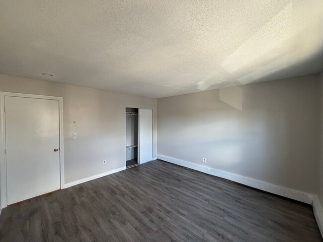 Building Photo - 158-162 Water st-11